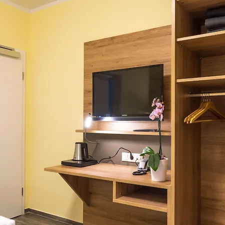 & Restaurant Sparta 酒店 3*